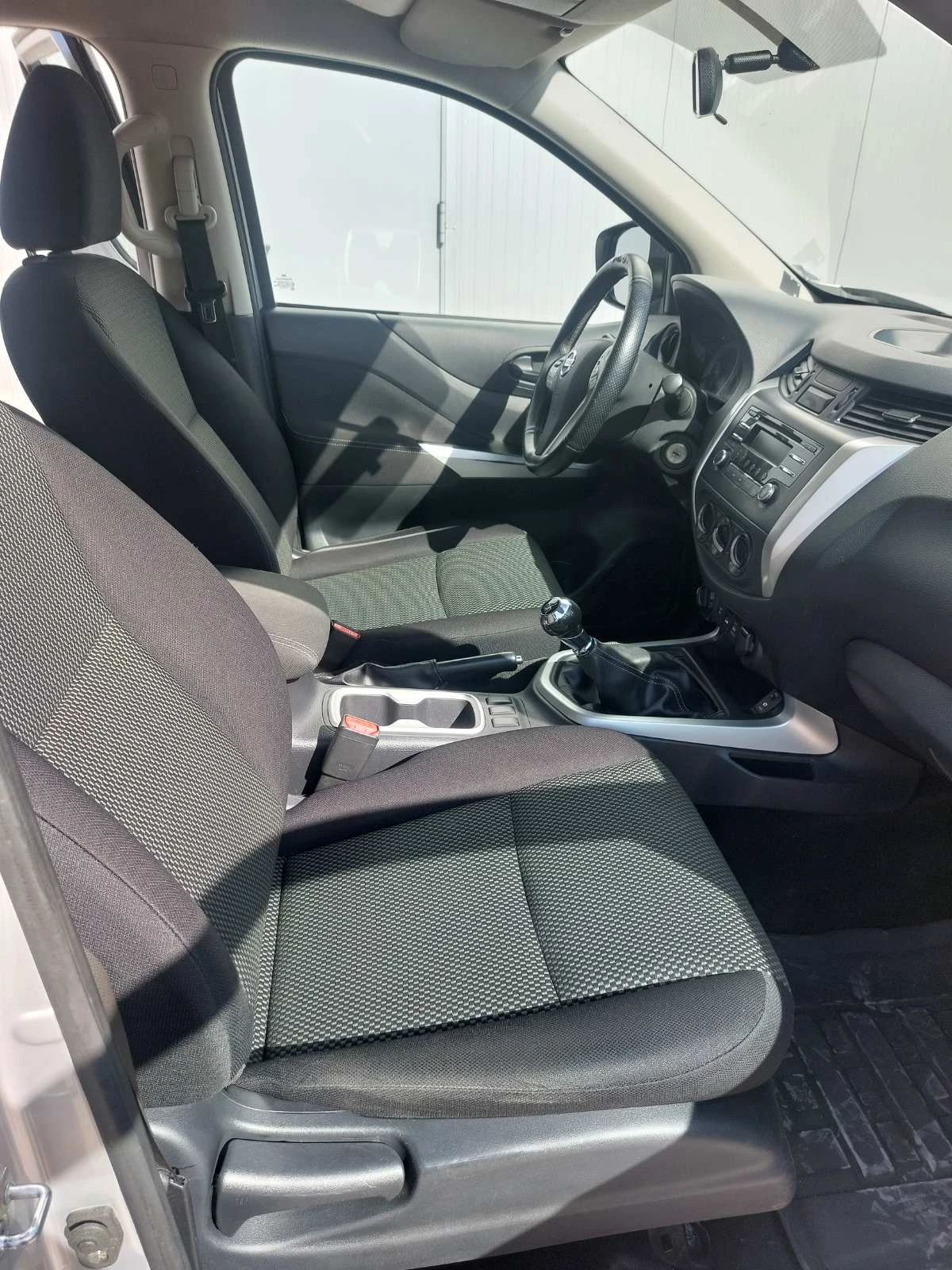 Nissan Navara 2.3, снимка 17 - Автомобили и джипове - 56588643