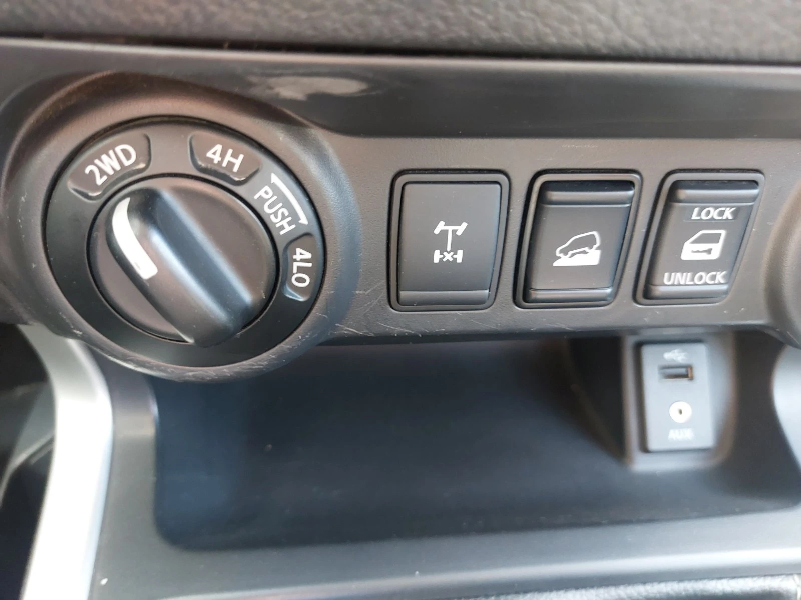 Nissan Navara 2.3, снимка 13 - Автомобили и джипове - 56588643