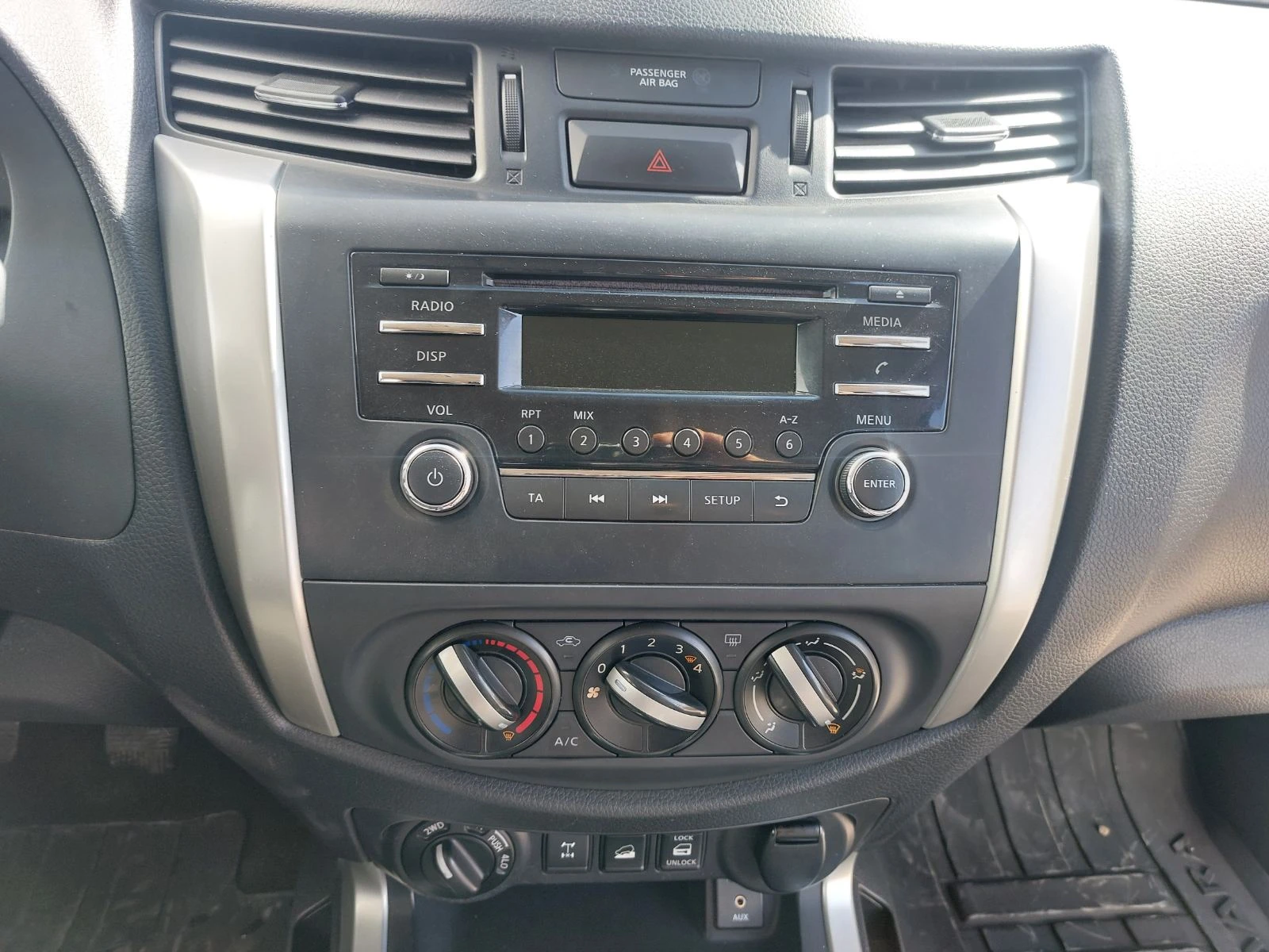 Nissan Navara 2.3, снимка 14 - Автомобили и джипове - 56588643