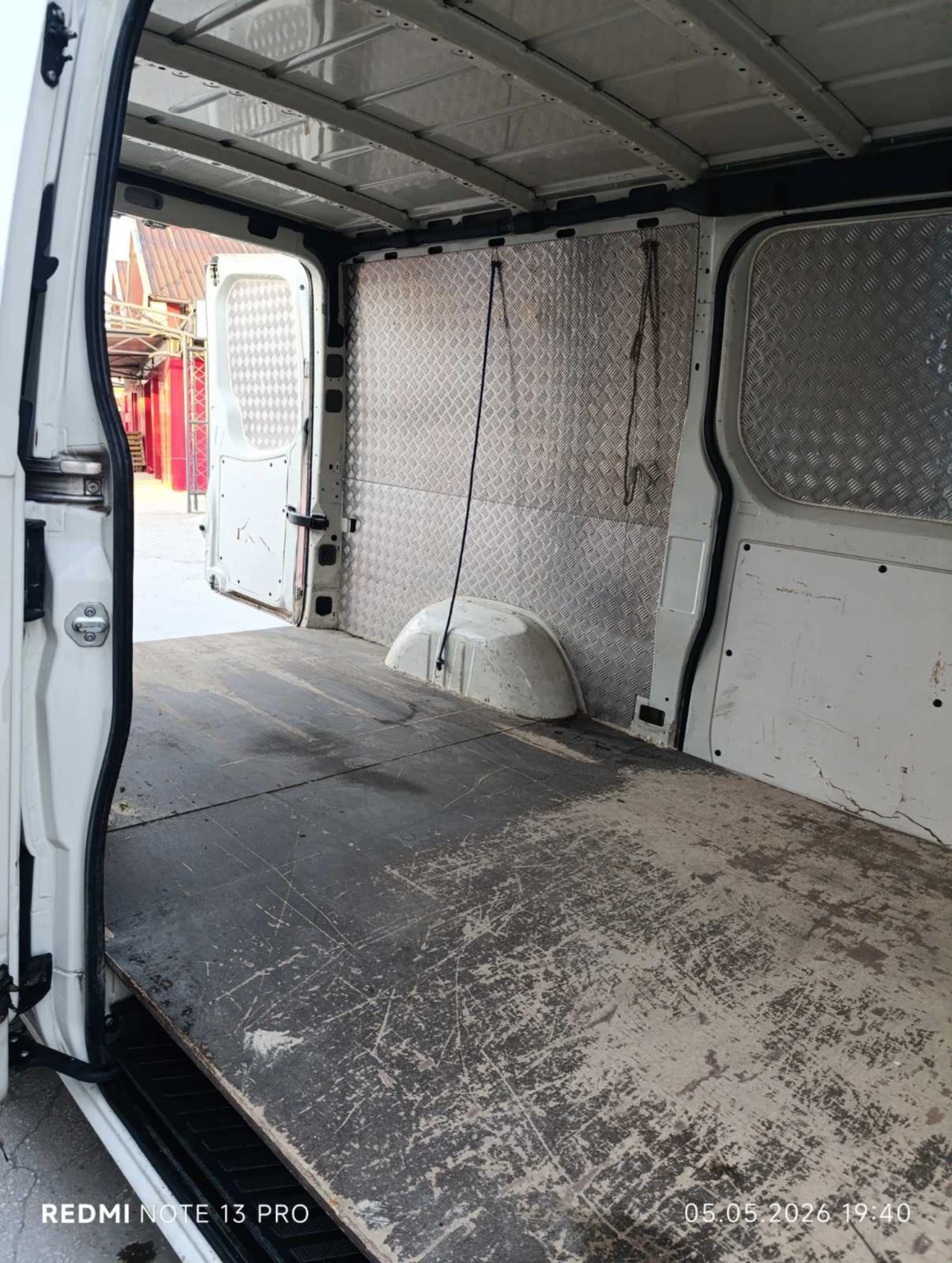 VW Crafter 2.5TDI, снимка 10 - Бусове и автобуси - 54447840