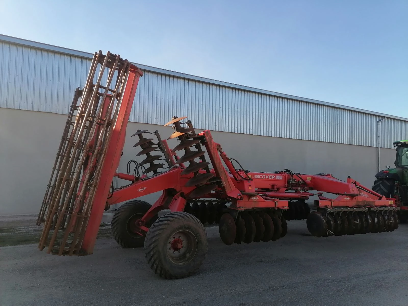 ����� KUHN | Mobile.bg � ����������� 7