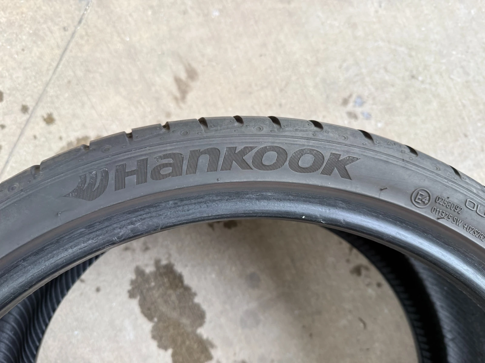 Гуми Летни 255/30R19, снимка 5 - Гуми и джанти - 53710649