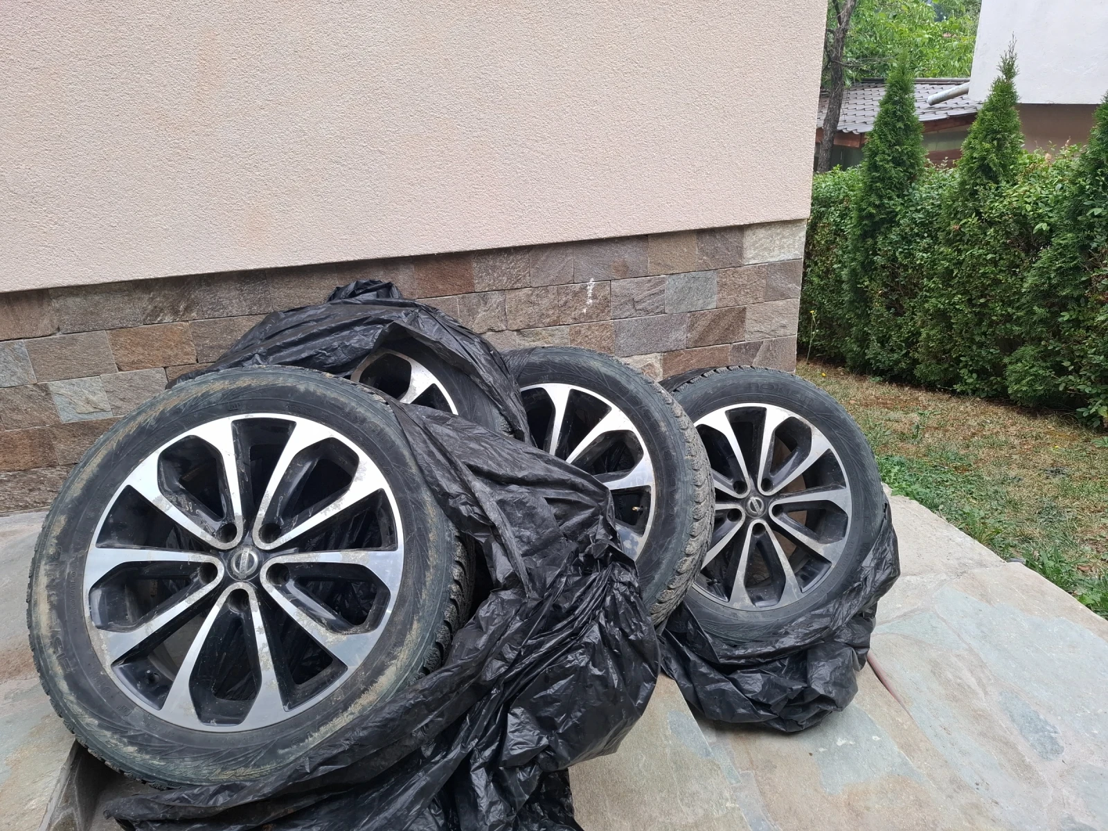 ���� � ������ 215/55R18 �� Nissan | Mobile.bg � ����������� 1