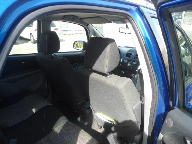 Suzuki SX4, снимка 9 - Автомобили и джипове - 47537495