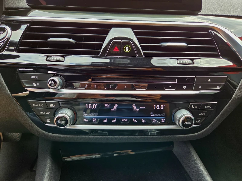 BMW 530 Xd M-pack, снимка 9 - Автомобили и джипове - 51214903