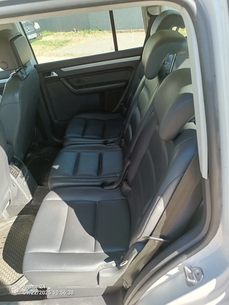 VW Touran, снимка 6 - Автомобили и джипове - 52630752
