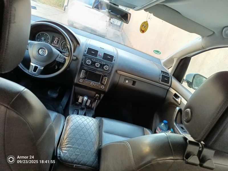 VW Touran, снимка 7 - Автомобили и джипове - 52630752