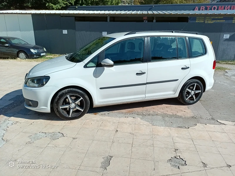 VW Touran, снимка 4 - Автомобили и джипове - 52630752