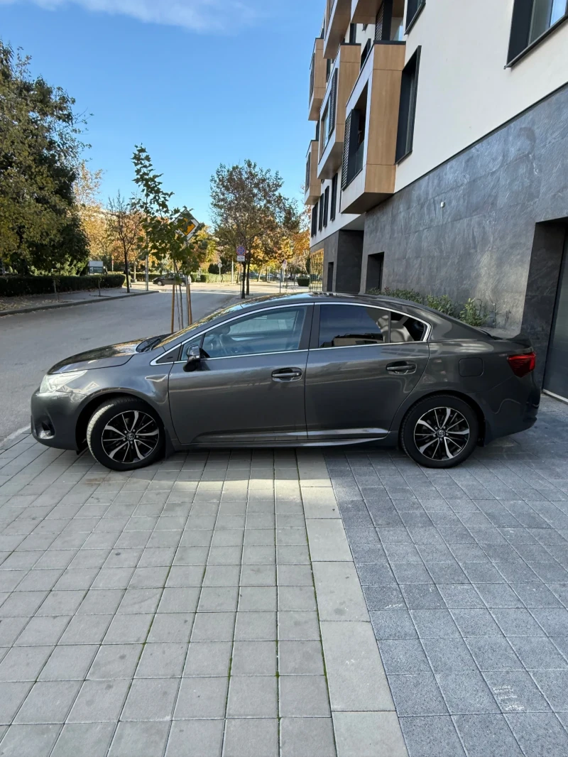 Toyota Avensis 1.8 190к.с. AUTOMATIC СЕРВИЗНА ИСТОРИЯ, снимка 7 - Автомобили и джипове - 52634991