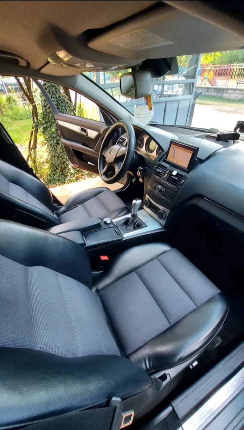 Mercedes-Benz C 220, снимка 5 - Автомобили и джипове - 52676293