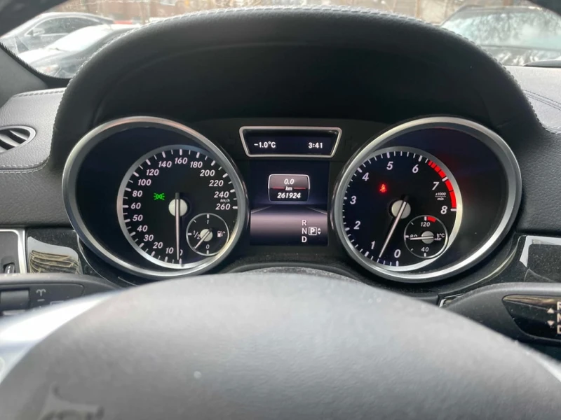 Mercedes-Benz ML 550 * CARFAX * БЕЗ ПЪРВОНАЧАЛНА ВНОСКА, снимка 8 - Автомобили и джипове - 52855904