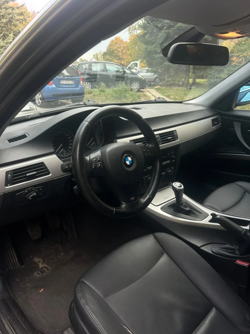 BMW 320, снимка 4 - Автомобили и джипове - 52879399
