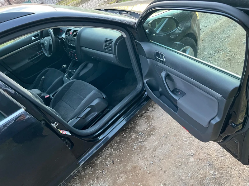 VW Golf 1.9tdi 105k, снимка 7 - Автомобили и джипове - 53058395