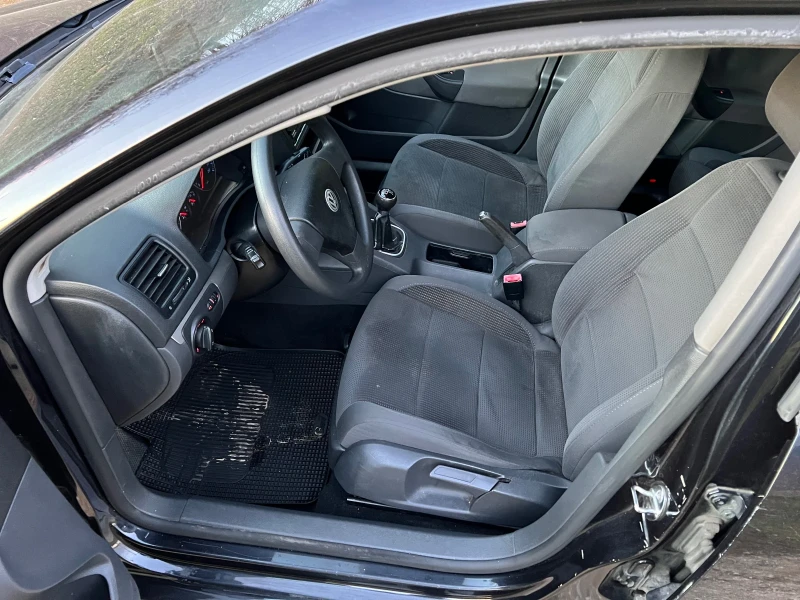 VW Golf 1.9tdi 105k, снимка 9 - Автомобили и джипове - 53058395