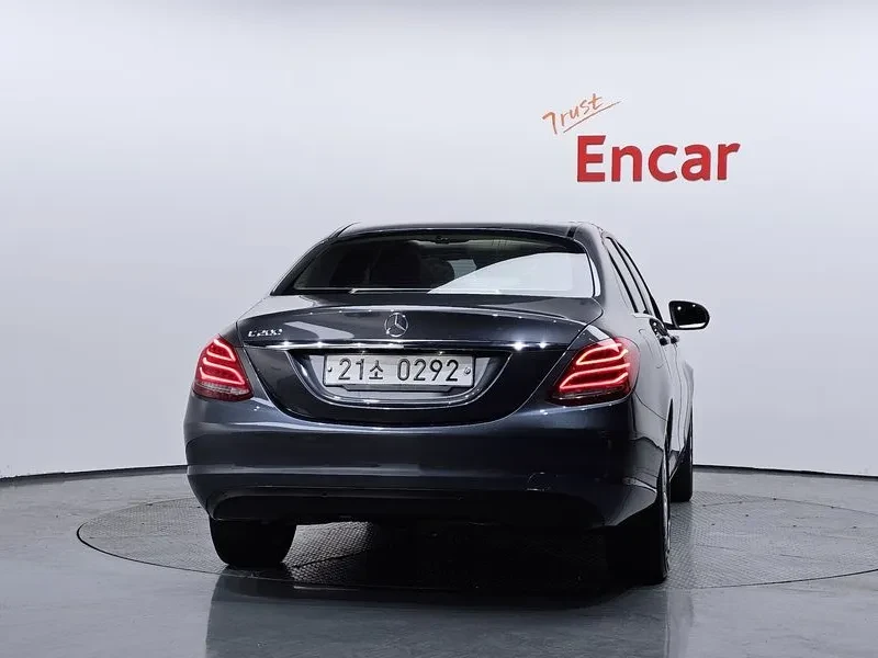 Mercedes-Benz C 200 САМО 30% АВАНС, снимка 4 - Автомобили и джипове - 55947069