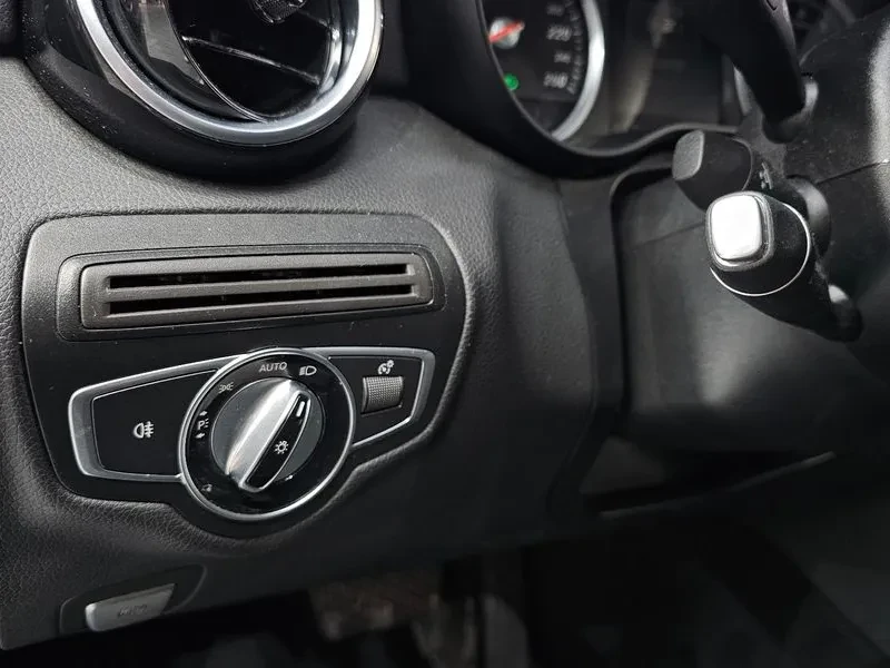 Mercedes-Benz C 200 САМО 30% АВАНС, снимка 16 - Автомобили и джипове - 55947069