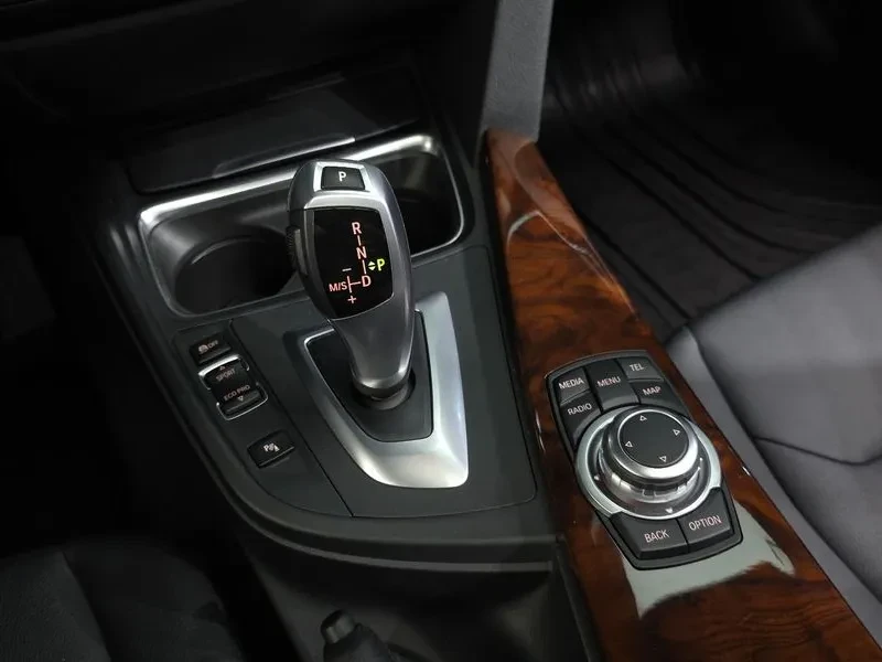 BMW 320 d - САМО 30% АВАНС, снимка 9 - Автомобили и джипове - 56016323
