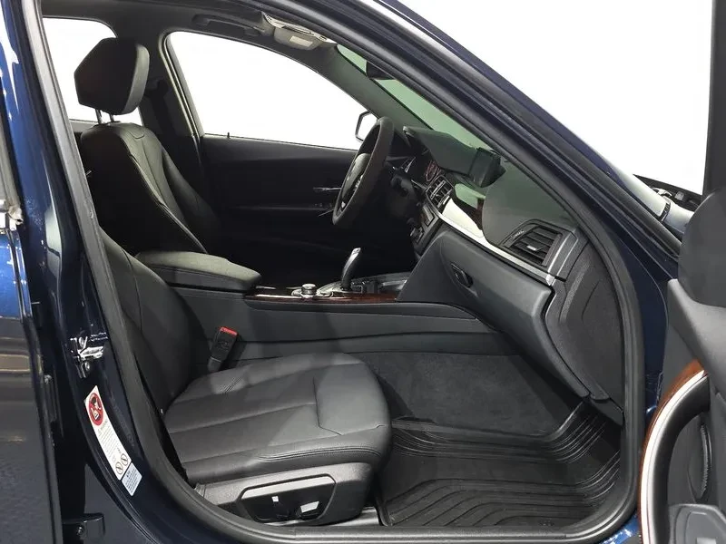 BMW 320 d - САМО 30% АВАНС, снимка 11 - Автомобили и джипове - 56016323