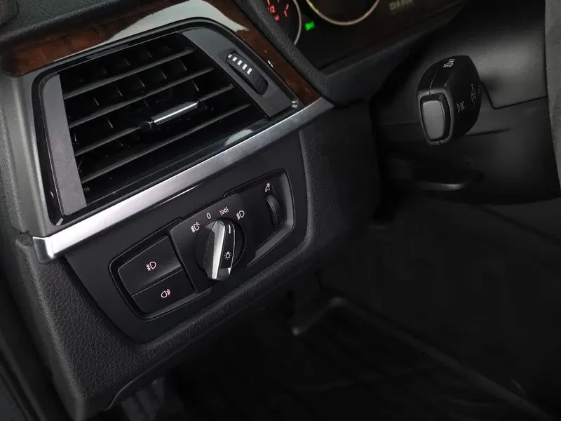 BMW 320 d - САМО 30% АВАНС, снимка 13 - Автомобили и джипове - 56016323
