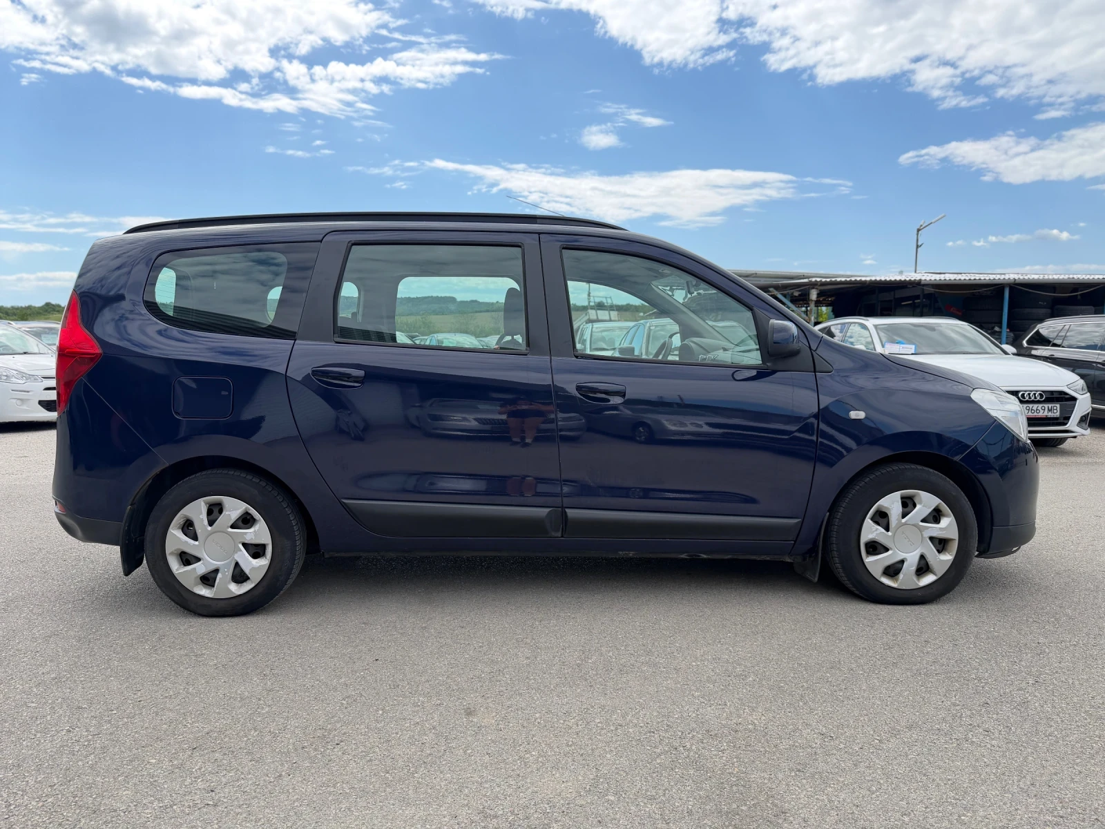 Dacia Lodgy 1.2TCe , снимка 7 - Автомобили и джипове - 48178396