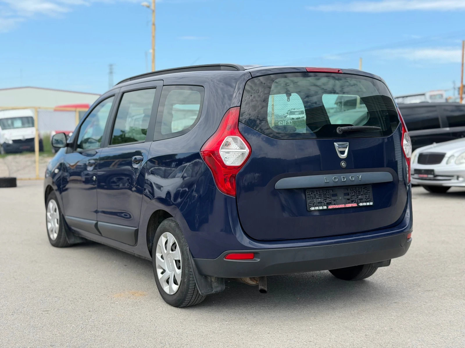 Dacia Lodgy 1.2TCe , снимка 4 - Автомобили и джипове - 48178396