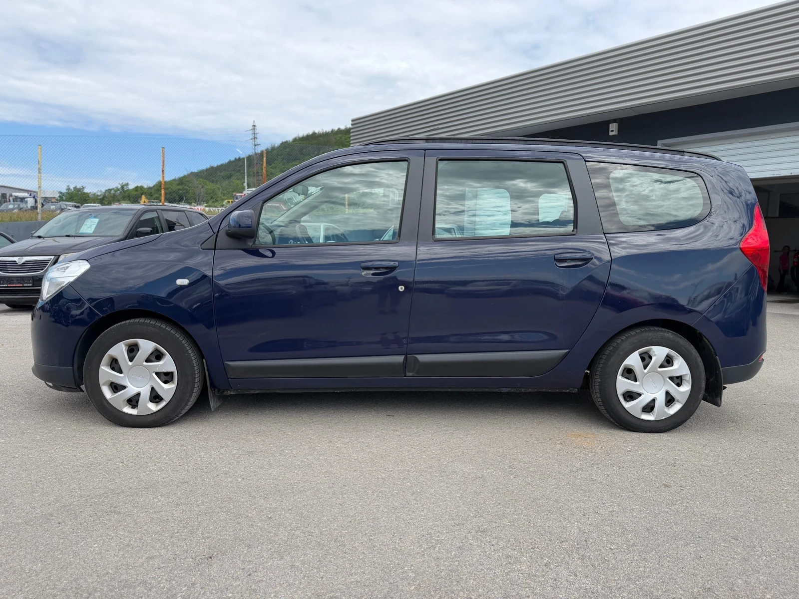 Dacia Lodgy 1.2TCe , снимка 8 - Автомобили и джипове - 48178396
