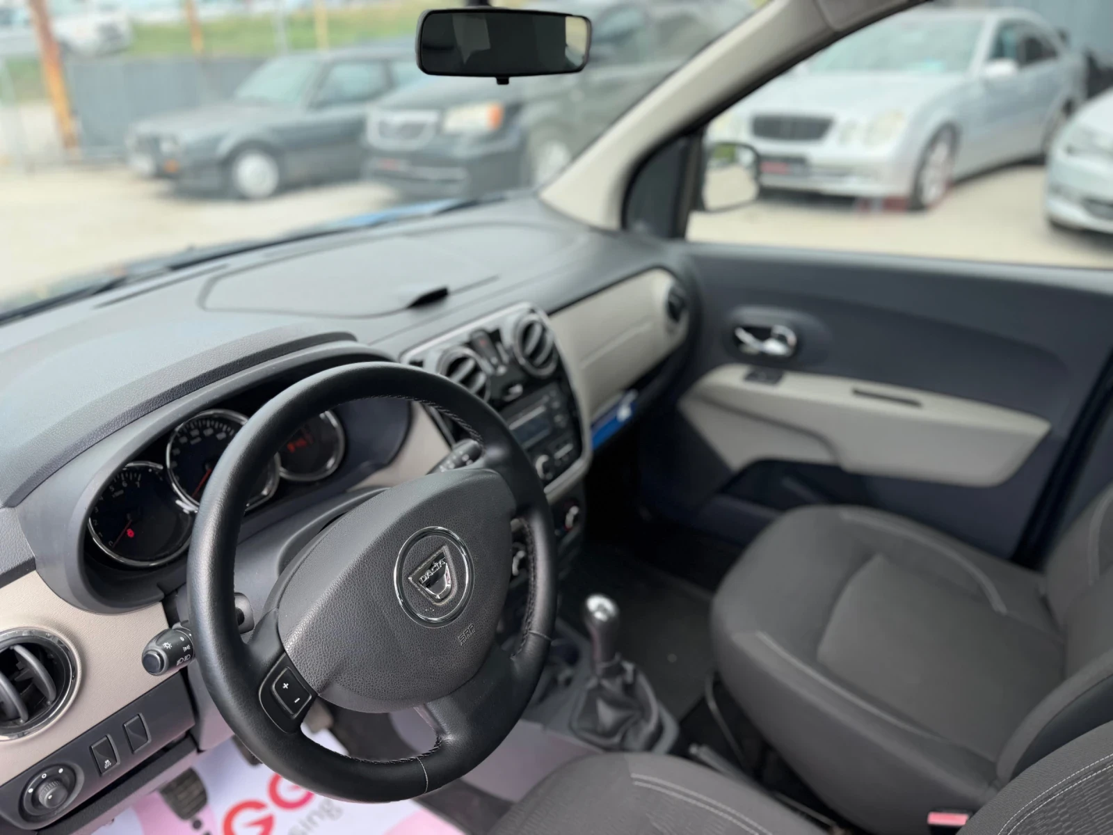 Dacia Lodgy 1.2TCe , снимка 10 - Автомобили и джипове - 48178396