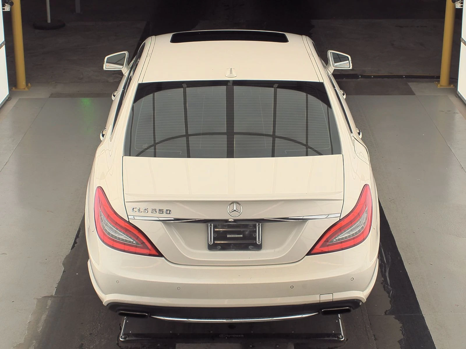Mercedes-Benz CLS 550 AMG* LANE ASSIST* МАСАЖ* KEYLESS GO* ОБДУХ* HARMAN - изображение 4