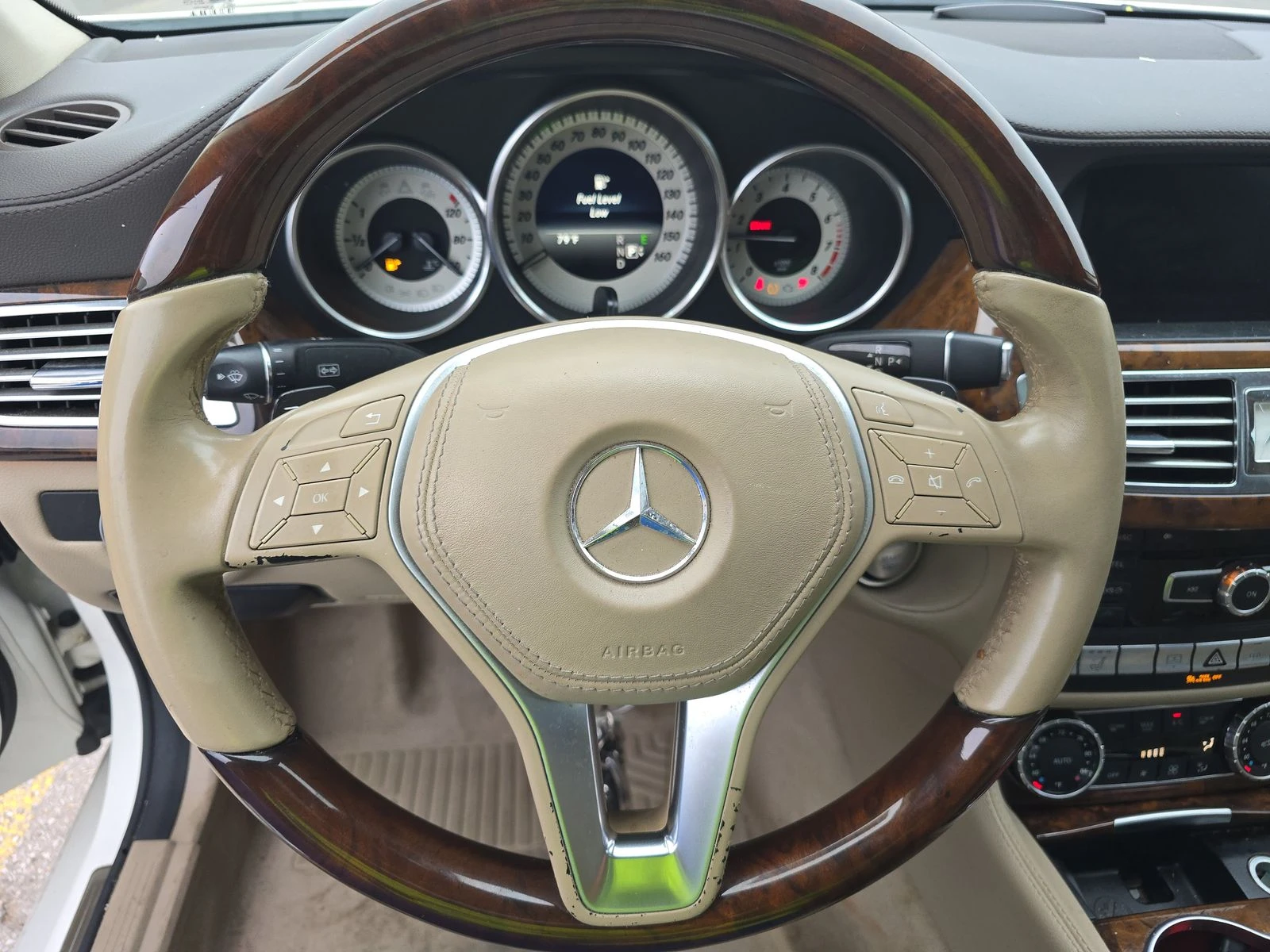 Mercedes-Benz CLS 550 AMG* LANE ASSIST* МАСАЖ* KEYLESS GO* ОБДУХ* HARMAN - изображение 9