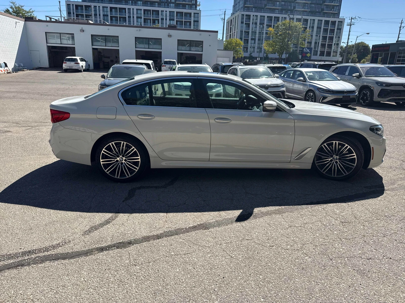 BMW 530 CARFAX * * АВТО КРЕДИТ * *  - изображение 5