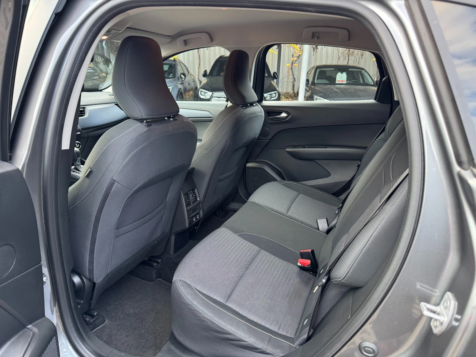 Renault Arkana 1.6 e-TECH Hybrid Auto - изображение 9