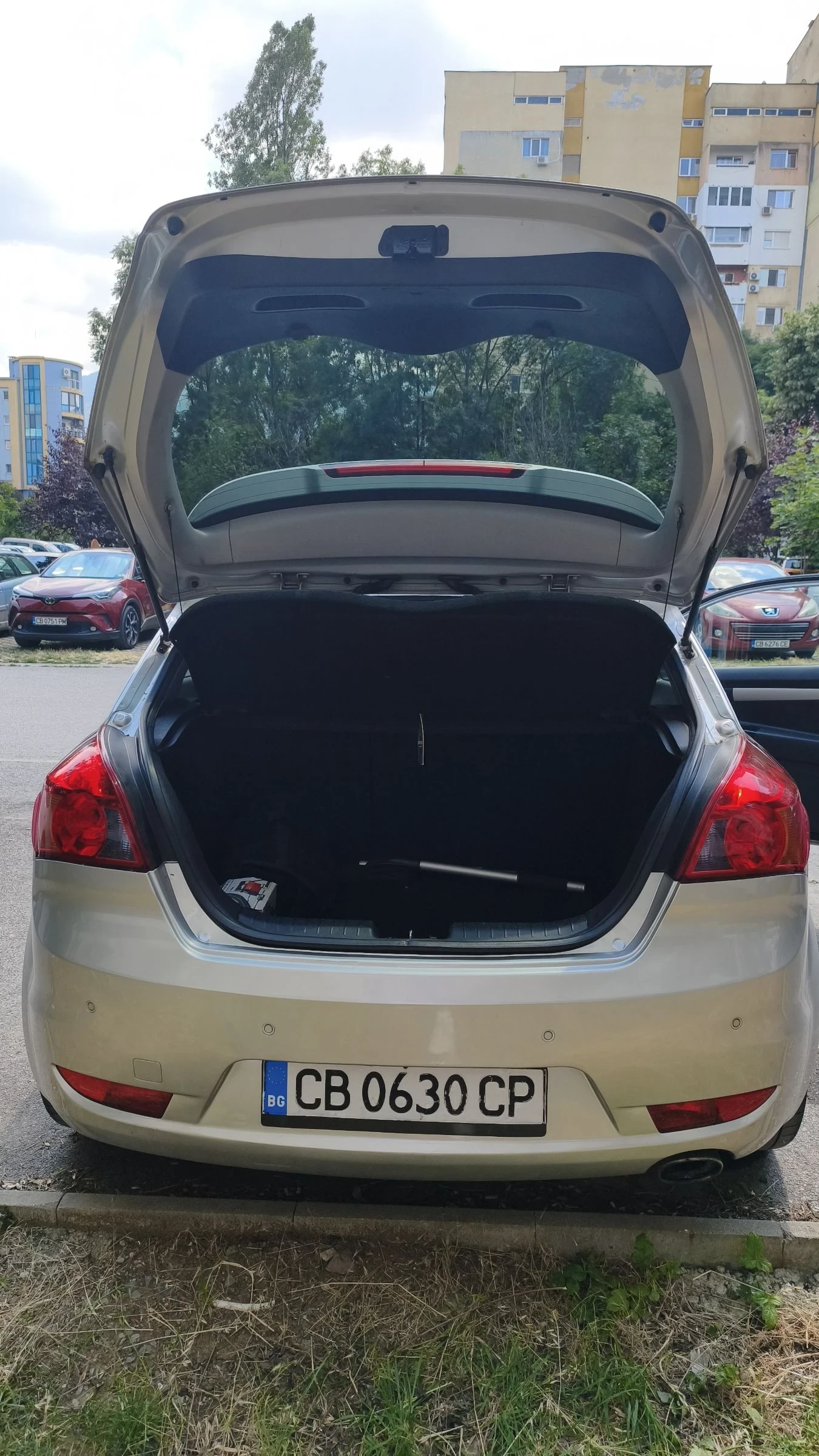 Kia Ceed, снимка 2 - Автомобили и джипове - 54887128