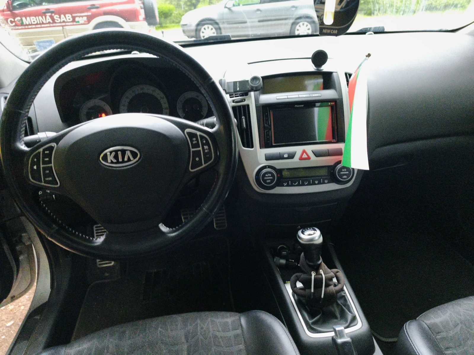Kia Ceed, снимка 5 - Автомобили и джипове - 54436244
