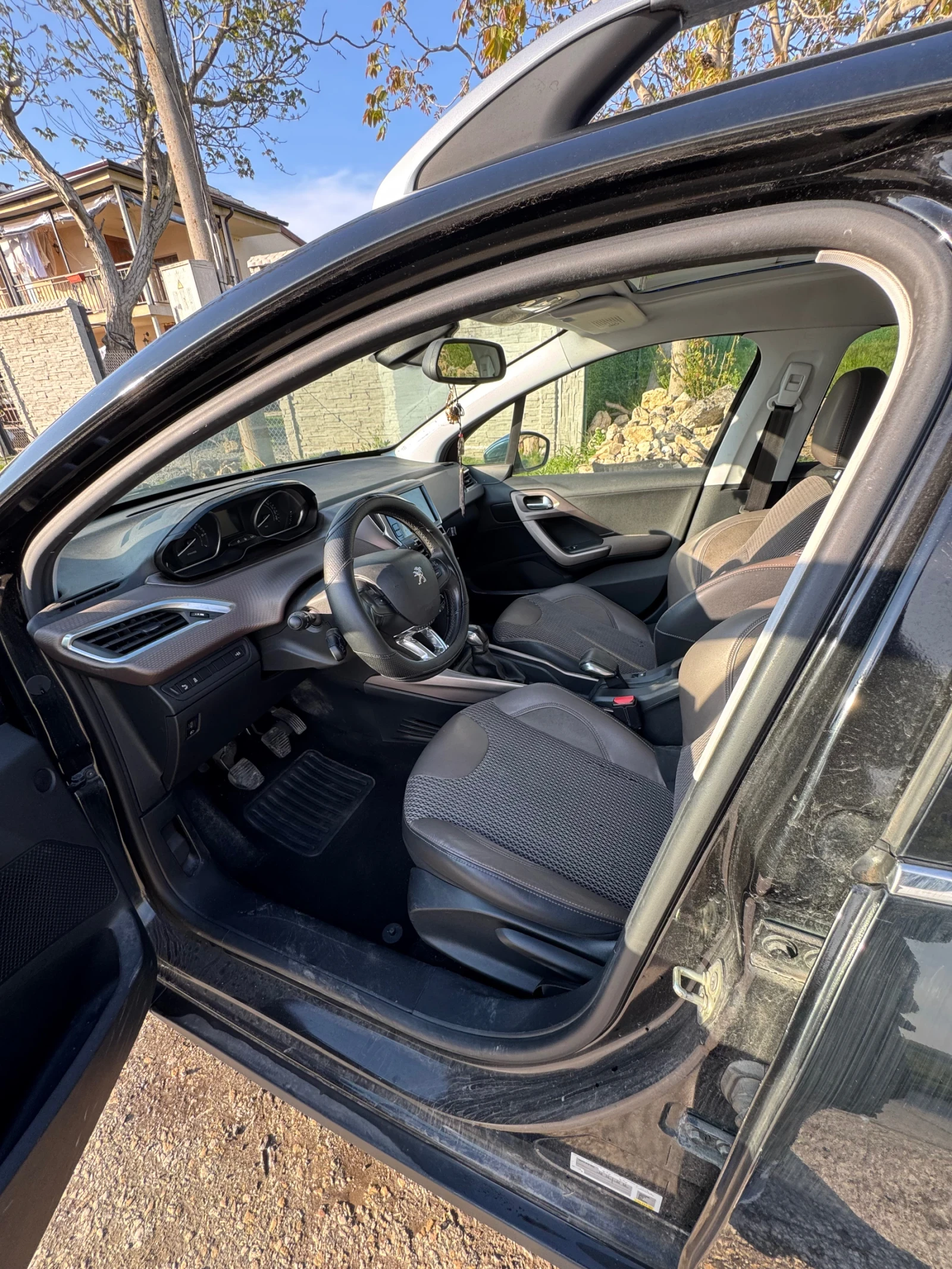 Peugeot 2008, снимка 6 - Автомобили и джипове - 54510522
