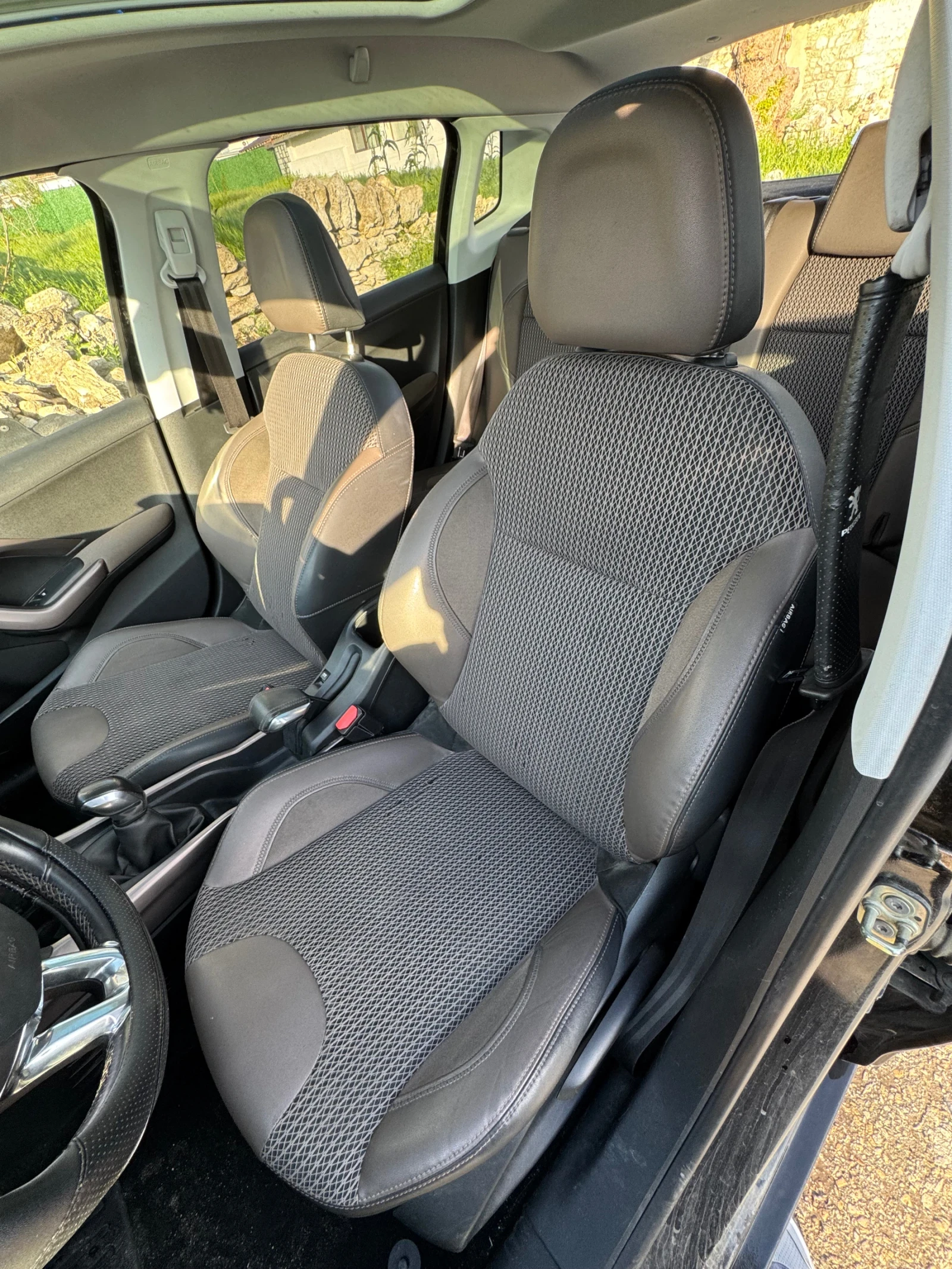 Peugeot 2008, снимка 16 - Автомобили и джипове - 54510522