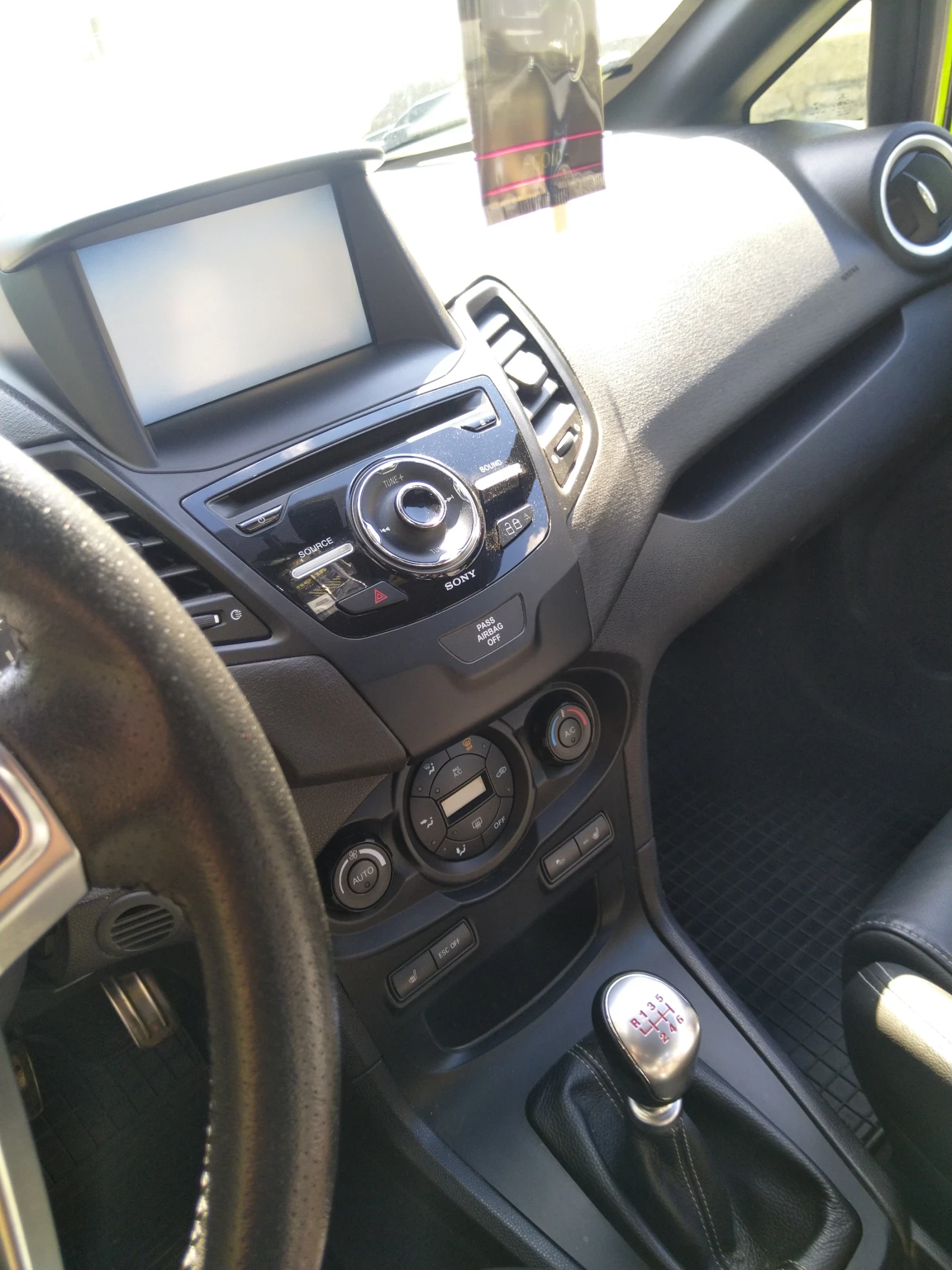 Ford Fiesta Ст 250к, снимка 6 - Автомобили и джипове - 54550647