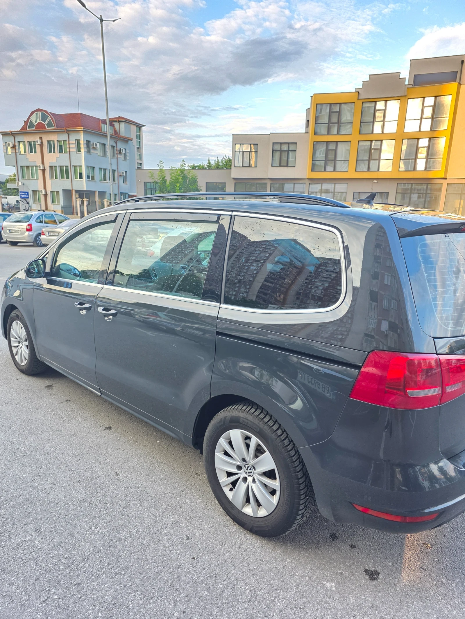 VW Sharan, снимка 7 - Автомобили и джипове - 55192294
