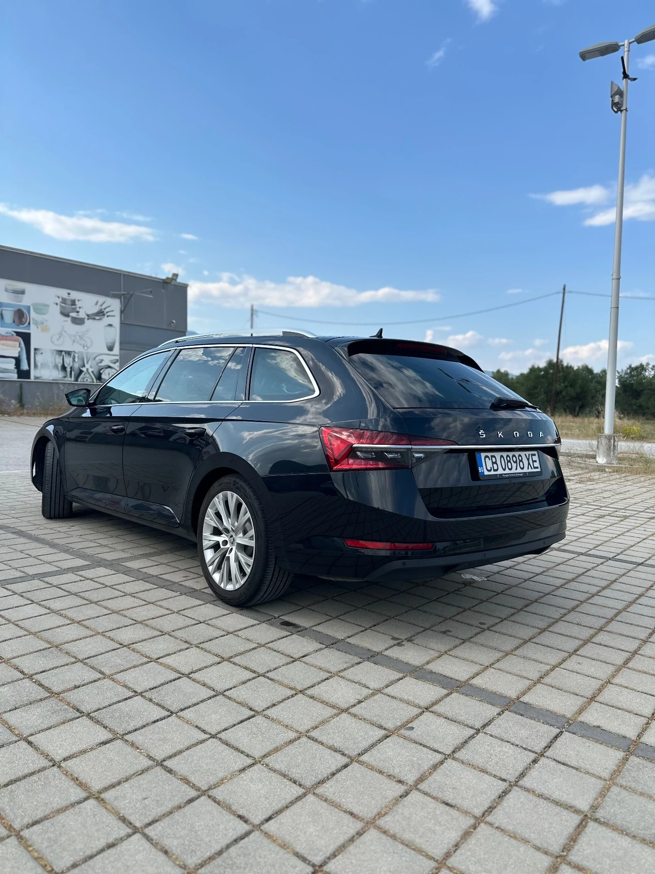 Skoda Superb 1.5 TSI ACT DSG Combi (Фейслифт), снимка 3 - Автомобили и джипове - 55413288