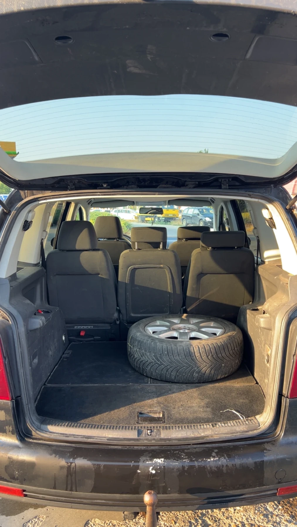 VW Touran, снимка 8 - Автомобили и джипове - 55780989