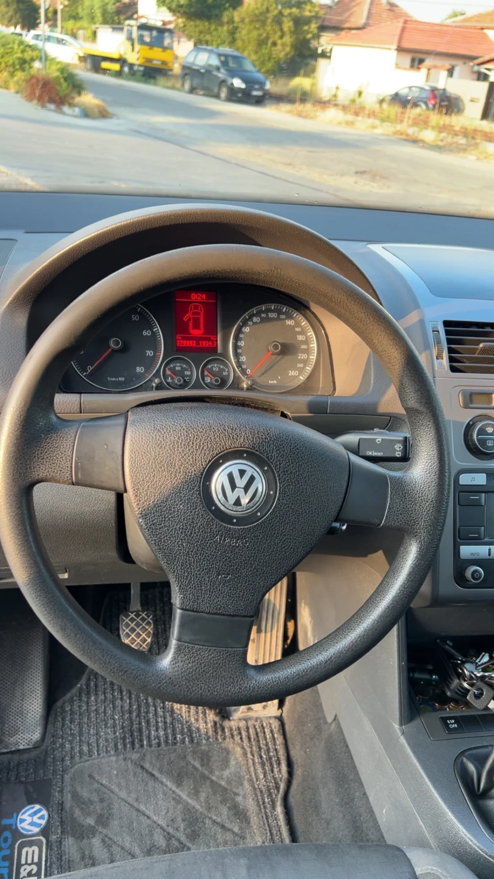 VW Touran, снимка 9 - Автомобили и джипове - 55780989