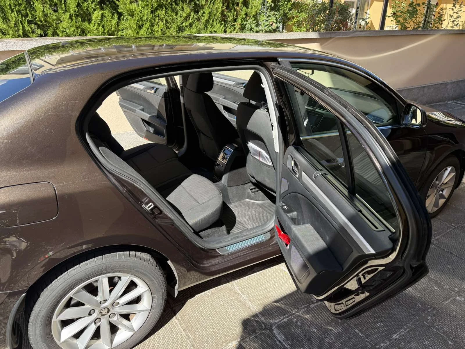 Skoda Superb, снимка 5 - Автомобили и джипове - 56006866