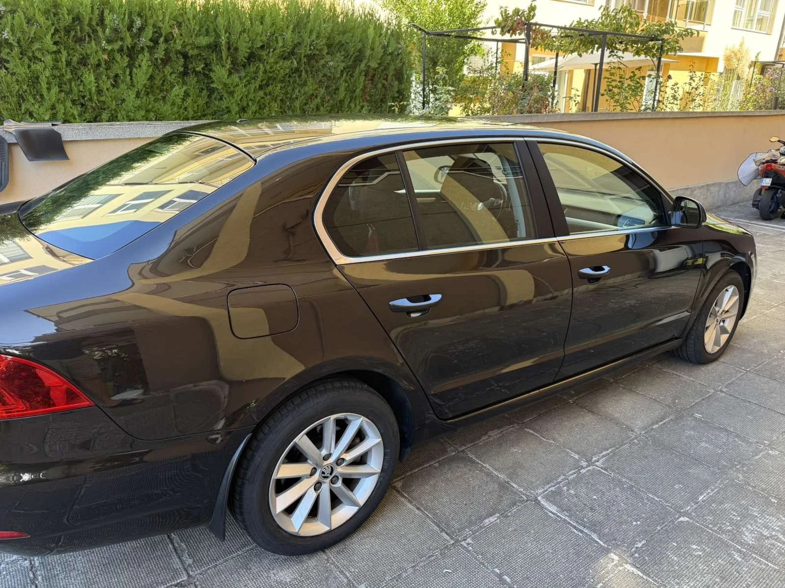 Skoda Superb, снимка 9 - Автомобили и джипове - 56006866