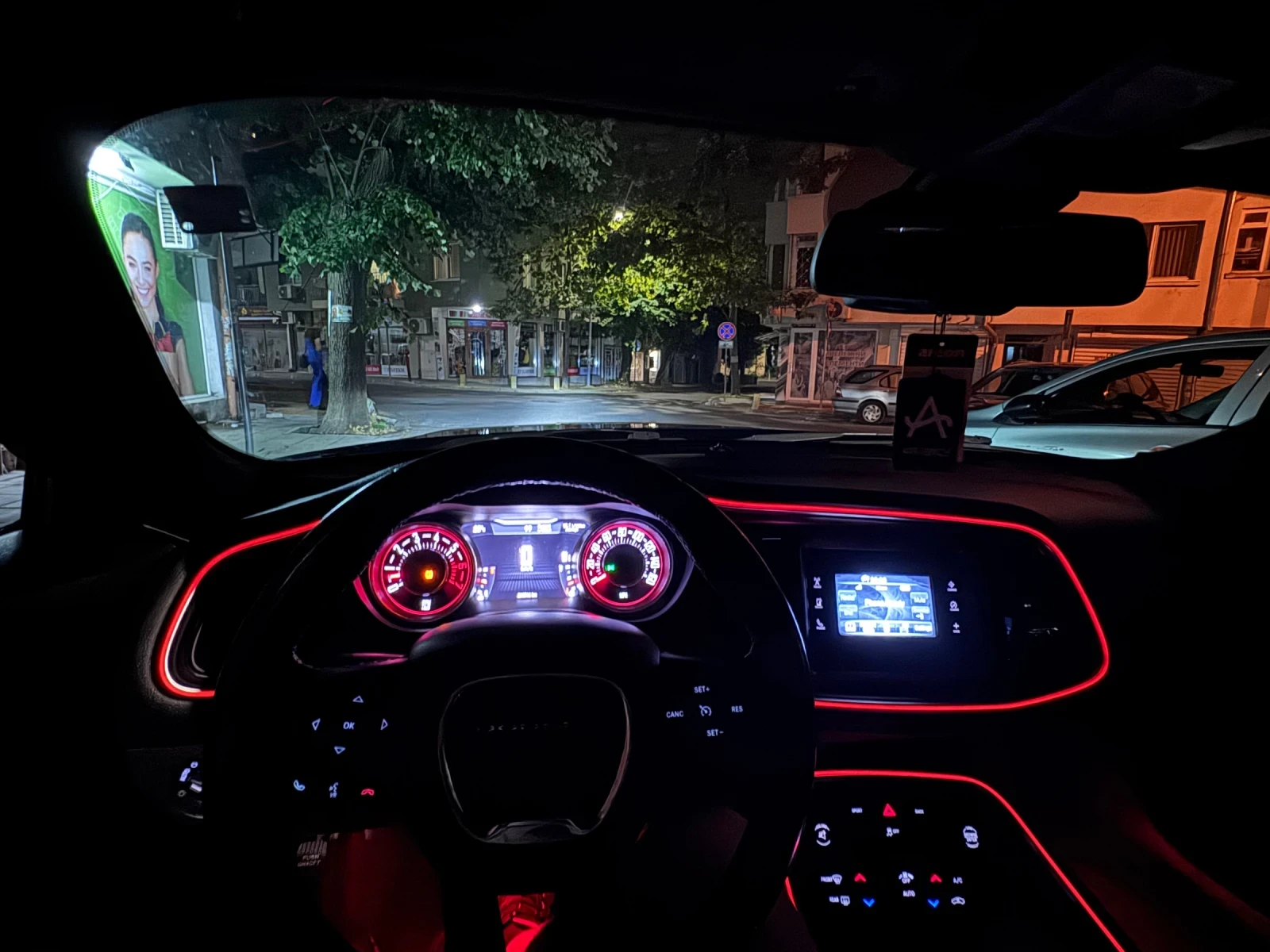 Dodge Challenger 5.7 RT, снимка 11 - Автомобили и джипове - 56187036