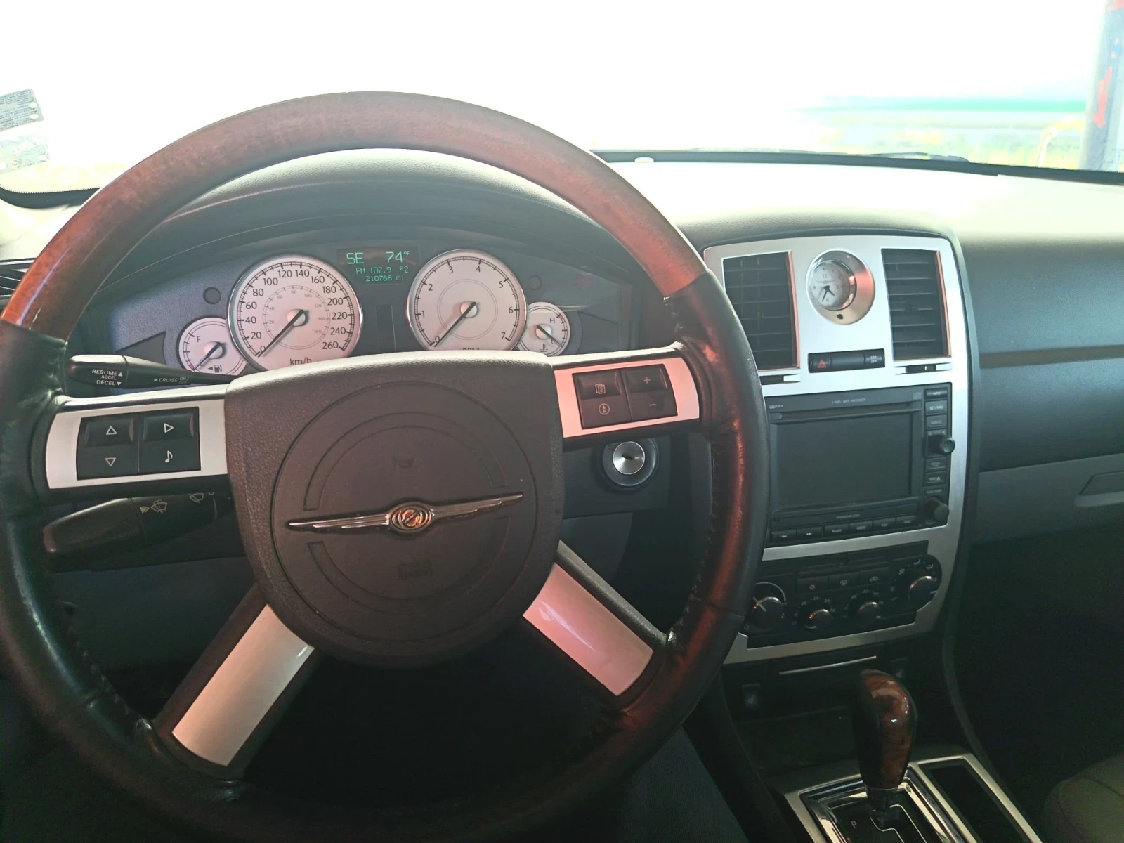 Chrysler 300c, снимка 9 - Автомобили и джипове - 56300707