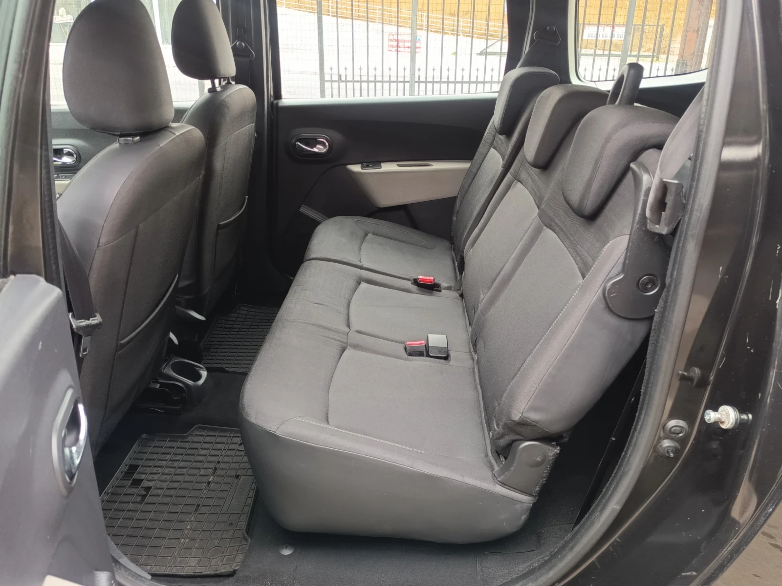 Dacia Lodgy 1.5dci, снимка 10 - Автомобили и джипове - 56522442