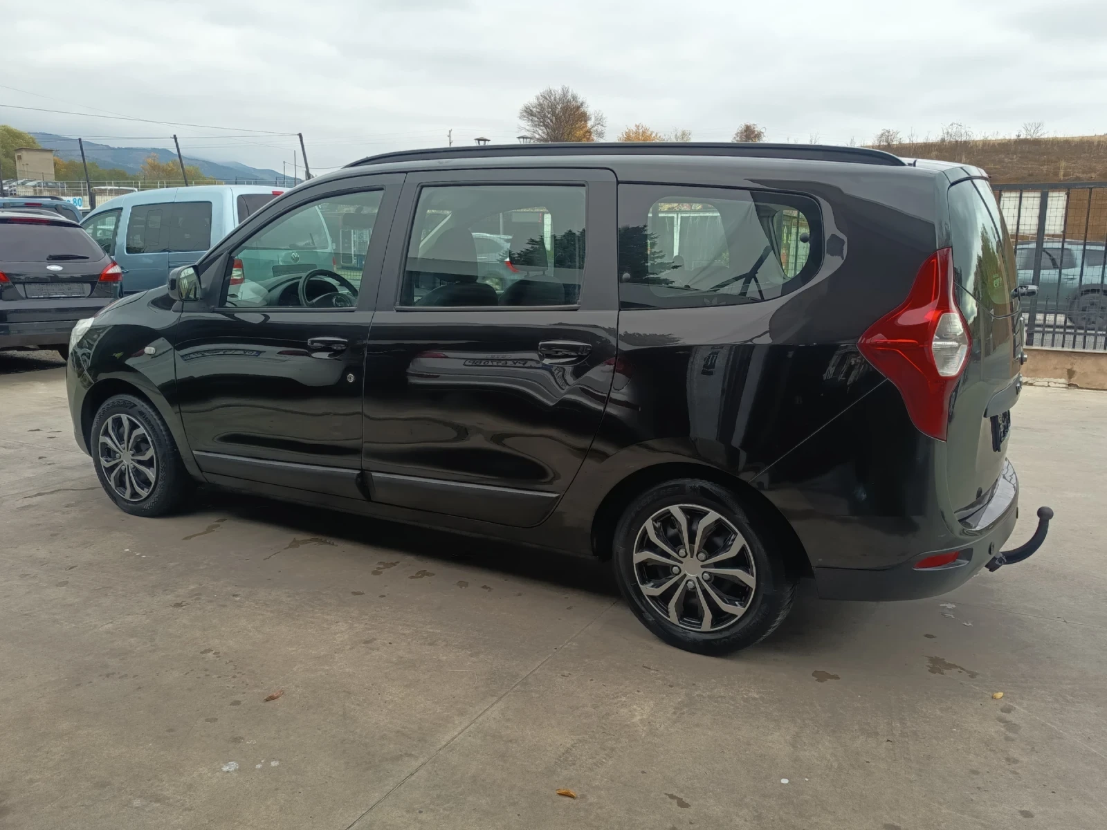 Dacia Lodgy 1.5dci, снимка 7 - Автомобили и джипове - 56522442