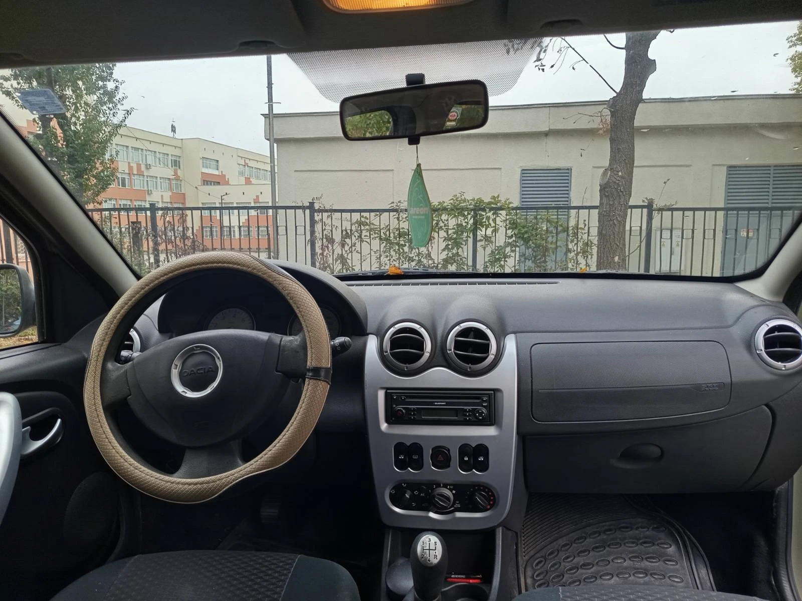 Dacia Sandero, снимка 6 - Автомобили и джипове - 56539270