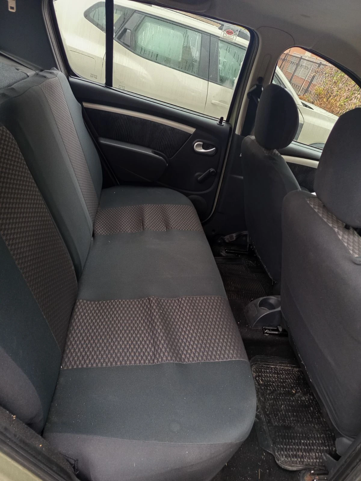 Dacia Sandero, снимка 7 - Автомобили и джипове - 56539270