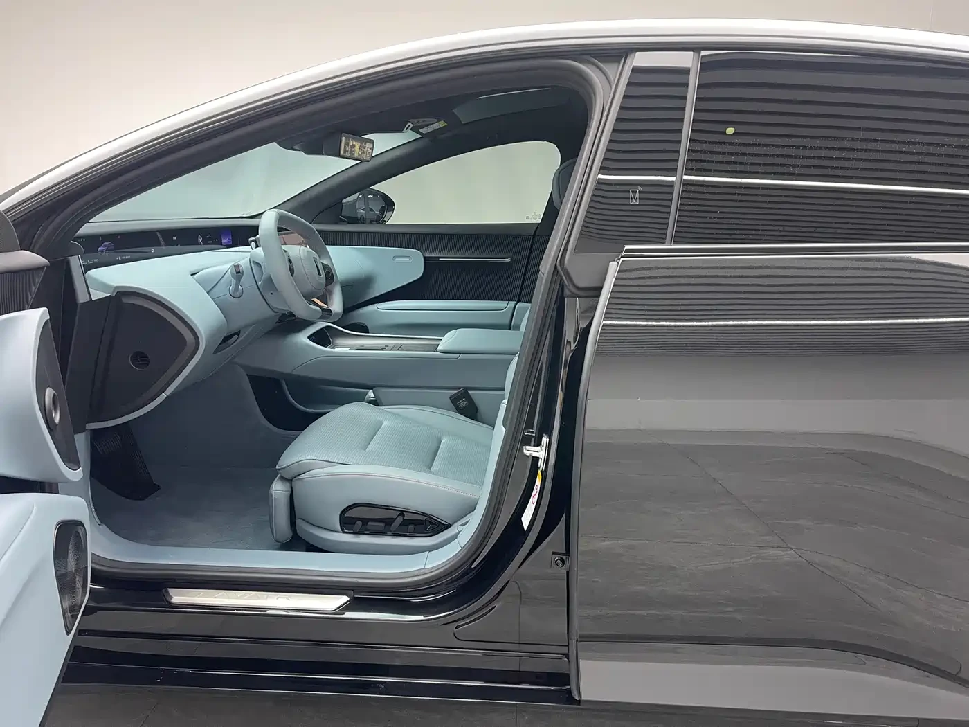 Avatr 12 650 Triple Laser AWD Performance Edition | Mobile.bg � ����������� 10