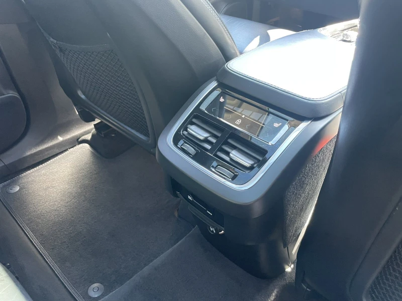 Volvo Xc90 B5 AWD Plus Bright, снимка 17 - Автомобили и джипове - 50470568